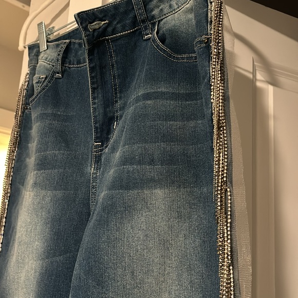 Fringe Denim - Picture 3 of 4